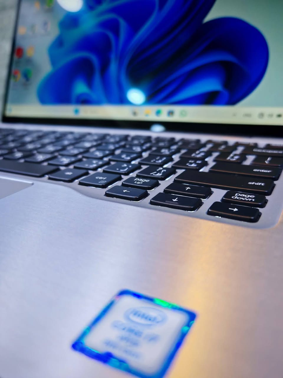لابتوب أخو الجديد للبيع ،
💻 لابتوب وتابلت (2 في 1) للبيع - أداء خارق ونظافة ممتازة! 🔥
إذا كنت تبحث عن جهاز يجمع بين القوة والأناقة والمرونة، فهذا الجهاز هو خيارك المثالي لـ (الدراسة، العمل، التصميم، أو الترفيه). 👇
🚀 المواصفات الفنية (المواصفات العالية):
المعالج: Intel® Core™ i7 (الجيل الثامن) يتميز بالقوة والسرعة العالية مع 7 أنوية حقيقية و 8 مسارات معالجة لتشغيل أثقل البرامج بسلاسة.
الذاكرة العشوائية (الرام): 16 جيجابايت لتصفح سريع جداً وبدون أي تعليق.
الهارد (التخزين): 256 جيجابايت من نوع SSD السريع جداً (يفتح الجهاز برمشة عين).
الشاشة: دقة عالية FHD (Full HD) تعطي ألواناً واقعية وصورة فائقة الوضوح.
نظام التشغيل: ويندوز 11 (Windows 11) أحدث وأقوى نظام مدعوم رسمياً من مايكروسوفت.
🔄 الميزة الخارقة (2 في 1):
شاشة لمس وقلاّب: الجهاز يتحول 360 درجة! يعني تقدر تستخدمه كلابتوب طبيعي للعمل، أو تقلبه وتستخدمه كـ آيباد (تابلت) للتصفح والقراءة بكل سهولة وحسب رغبتك. 📲💼
📬 للتواصل والاستفسار:
مراسلة الصفحة خاص
، السعر 455 الف


**إذا كنت صاحب هذا الإعلان وتريد حذفه لأي سبب، رجاءا أرسل رسالة إلى الدعم الفني**