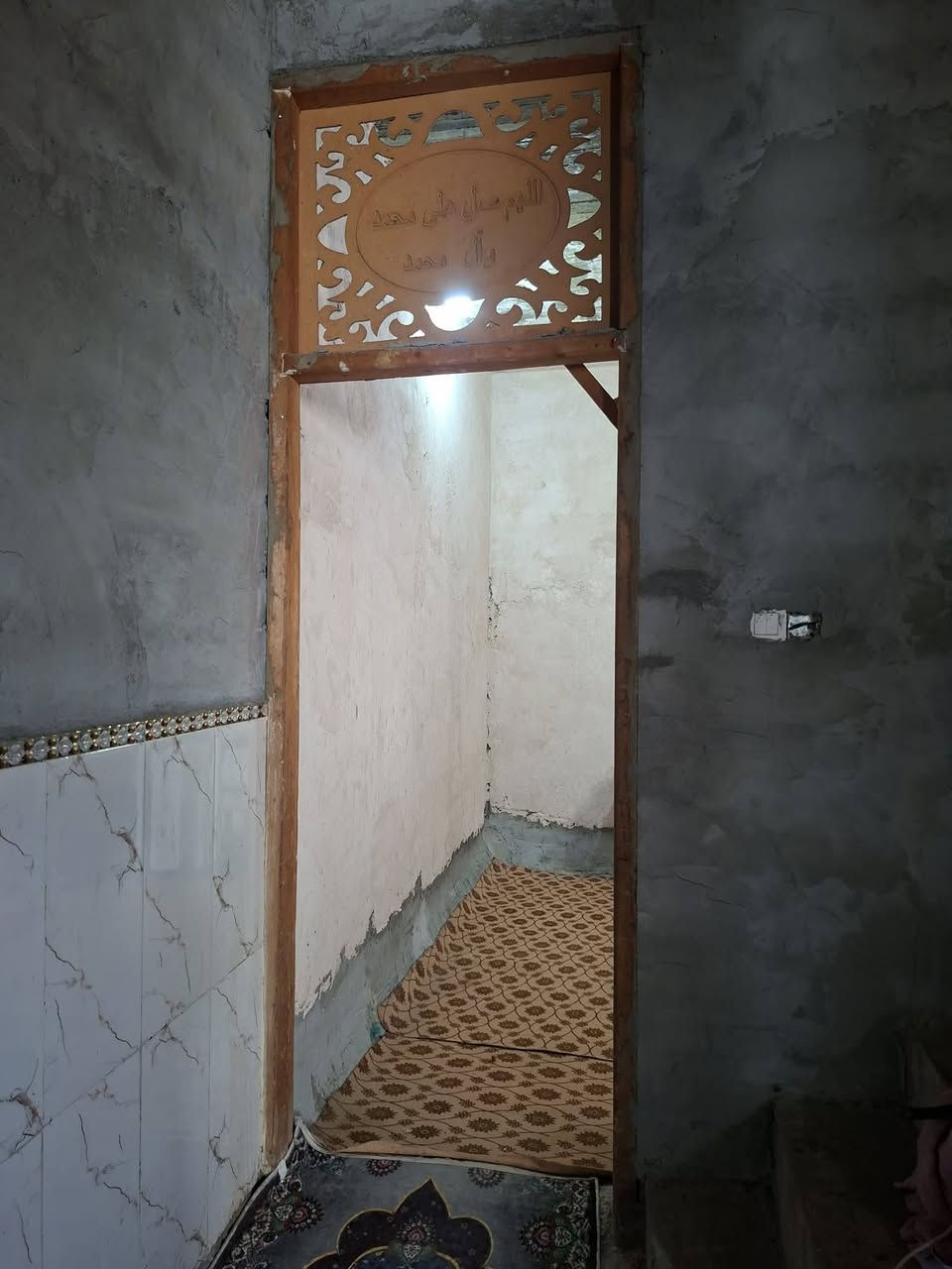 السلام عليكم عندي دار للبيع المساحه الكليه 100 متر طابو زراعي سند 25 تحويل مباشر باسم المشتري متوفره كل الخدمات ابو غرق حي المرتضى في غرفه نوم وحده قرب الشقق مال حنان الفتلاوي السعر 30 وبي مجال الاستفسار مراجعه مكتب عقارات الحسام اتصل على رقم الهاتف  ***********+*********** اخوكم ابو مومل ويرهم بالقسط مقدمه 25 والشهر 450
