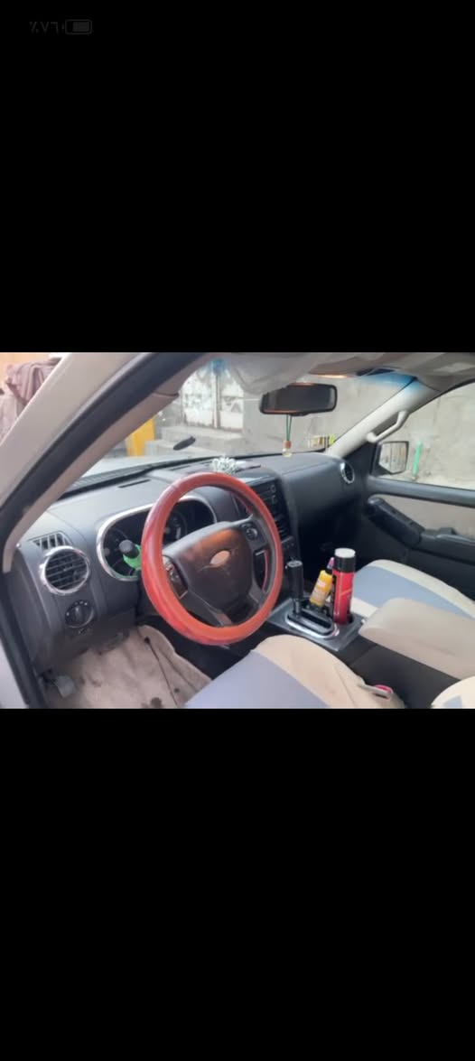 سلام عليكم للبيع سياره فورت 2008 مكينه توه شاتهه جديده كهربايات كلهه شغاله تخم تاير سنويه 29 رقم انكليزي رقم السليمانيه تريد تحويل تريد وكاله راعيه بل بصره مكان سياره بصره القبله. سعر 85 بيهه مجال  رقم هاتف *********** أبو علي
