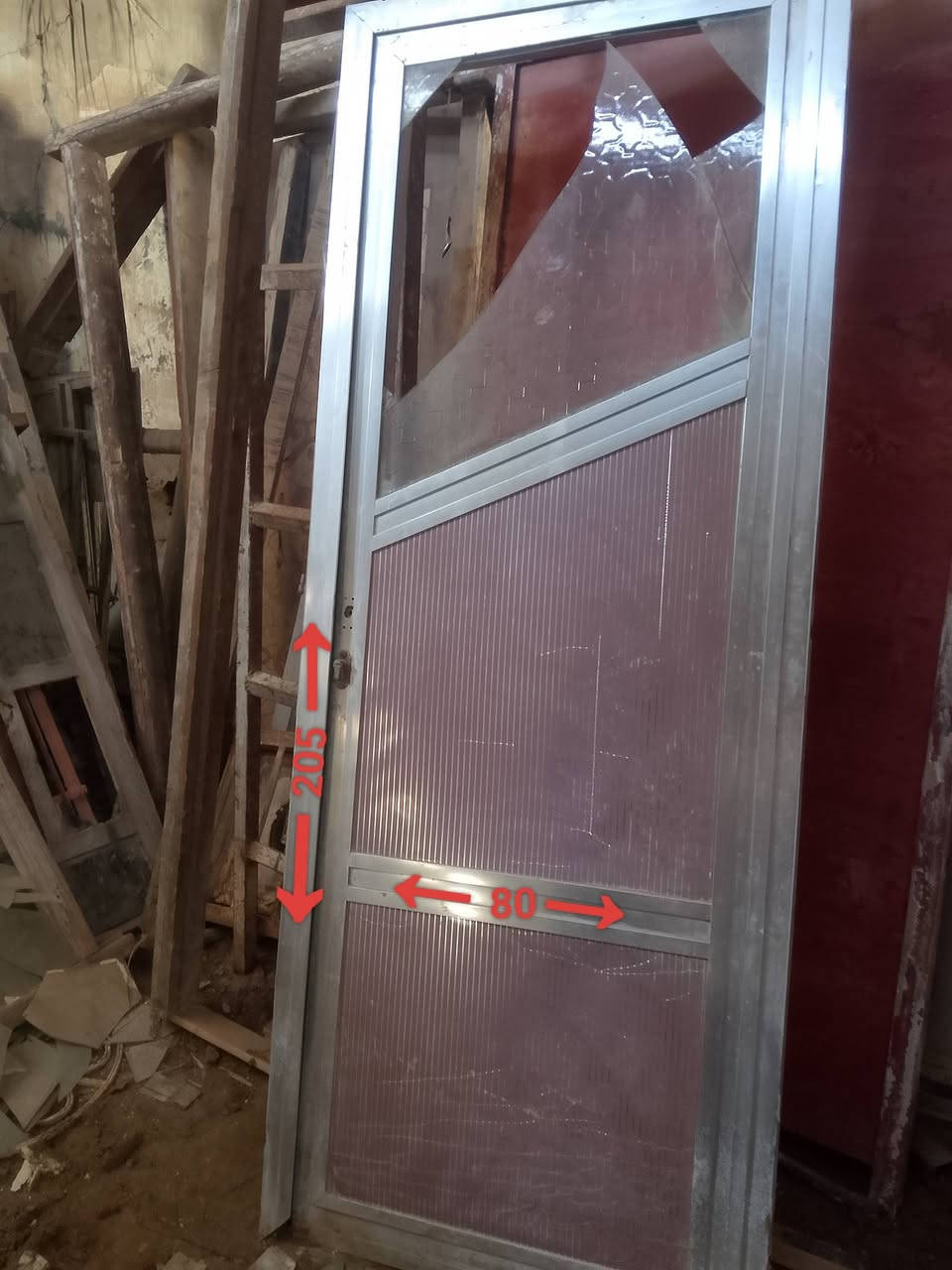 ابواب المنيوم تسكام.نضيفات الذهبي كلش نضيف والفضيات نقصهن بس جامه.والقياسات موجوده على الصور.
لأستفسار مراسله على خاص او 
 رقم الهاتف ***********
واتساب ***********
