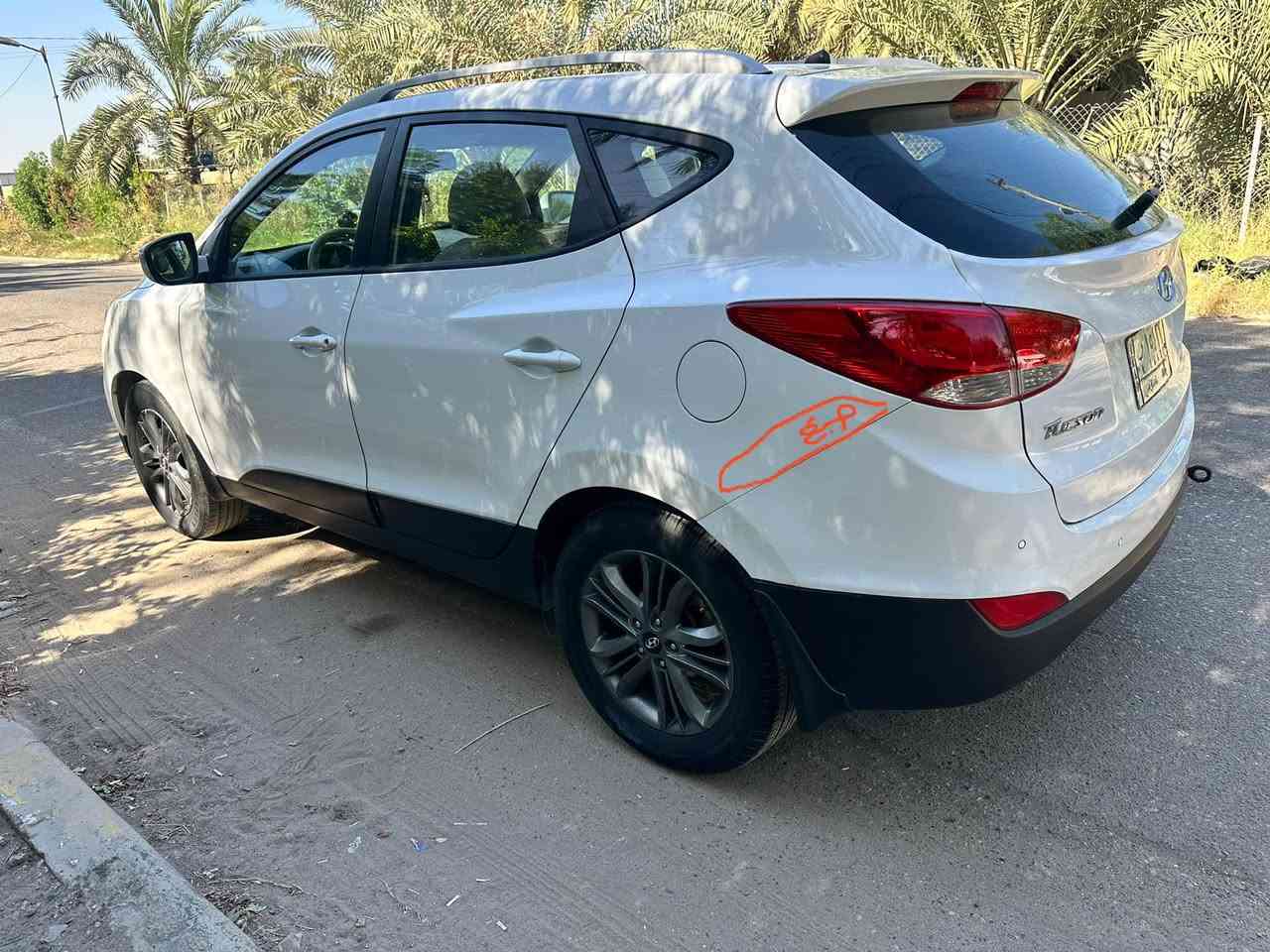 شلون الشباب للبيع توسان رقم بغداد بأسمنه موديل 2016 خليجي بيها مكانين صبغ زغار الباقي كله مكفول مكينه كير تبريد جديده السياره بصمه ماشيه 107الف مكاني العامريه سعرها 155$   ***********
