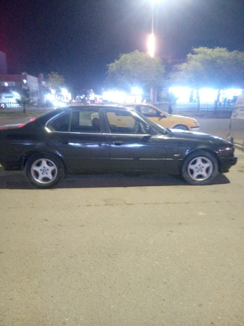 للبيع بي أم 525 فول اتوماتيك فقط كير عادي موديل 1992 سنويه عدم ترويج كير محرك شرط سعر 30 وبي مجال ***********
