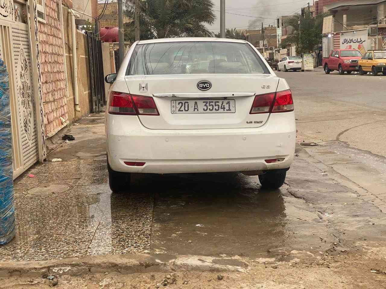 BYD 2013 ابيض خصوصي
رقم ديالى سنويه 2027بدون حادث
سياره جاهزه من كلشي نضيفه جداً 
تدفئه شغاله تبريد
تحويل مباشر  بأسمي 
سياره مال بيت  صدرها نظيف 
شاشه 
كامرا 
بصمه 
فتحه 
اشاير بالمريات

فووول الفول 
جاهزه ترايك وين ما يعجبك
السعر …58 بيها مجال بسيط
العنوان :بغداد حسينيه راشديه
للاستفسار :***********
