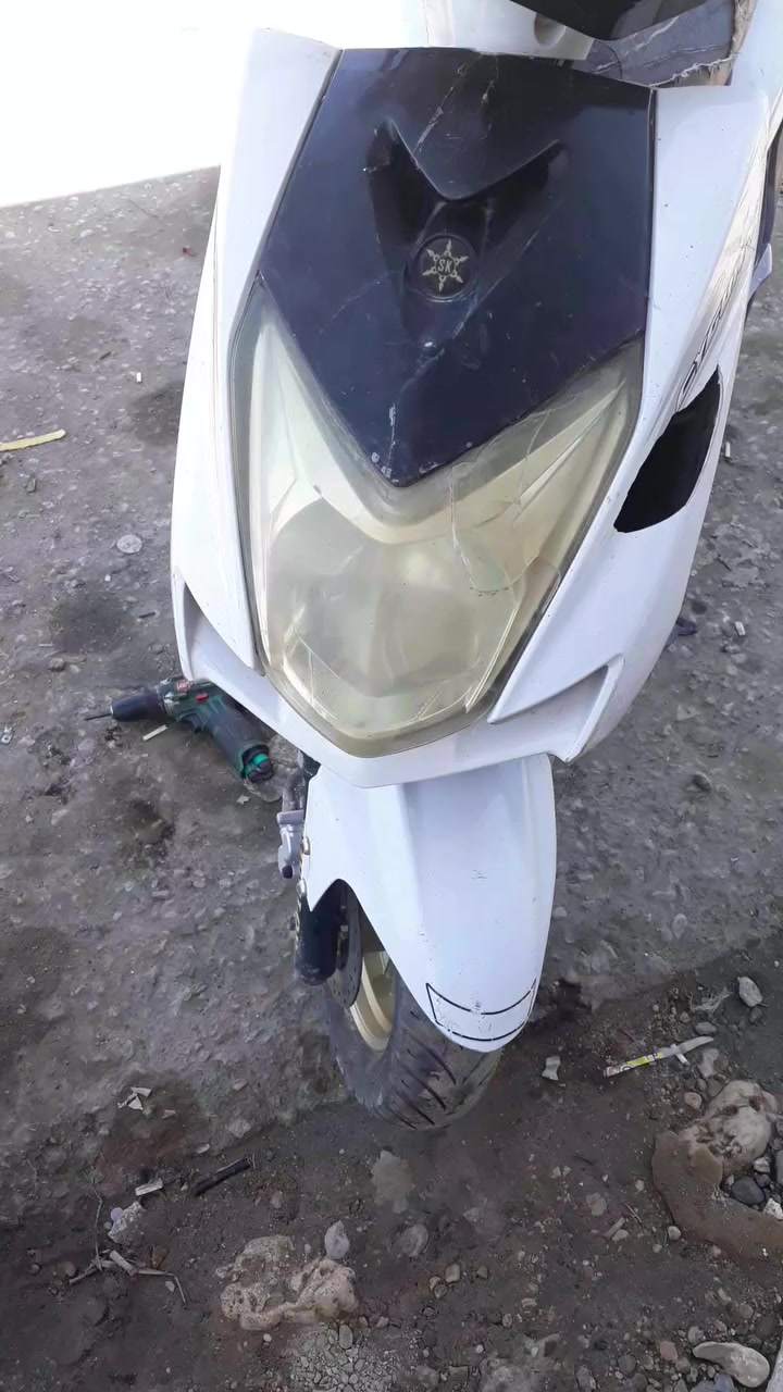 السلام عليكم
سكنز شغاله ابيع كوم حديد 100 قفل بدون عمله 
***********
