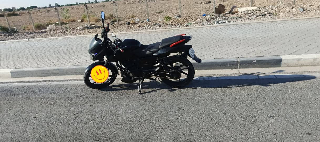 دراجة بولسر150ccرقم وسنوية بأسمي السعر 1100للتواصل *********** مكاني البصرة/الزبير
كلشي مذكور هنا التفاصيل كاملة عن الدراجة وادخل ع الصور 

التفاصيل و ملاحظات :

قبق التانكي تالف يحتاج تبديل انه معدل عليه يمشي حاله حته لو ما يتبدل

المازدة الامامية متضررة لغيتها ومعدلها بشكل مرتب مثل ما موضح بالصورة 

الزنجيل الداخلي للمكينة  ساحك يمشي حاله بعد فترة 
دورت ما حصلت والي يكدر يدليني ع زنجيل تايمين داخل المحرك حته لو مال محرك تكتك باجاج 
 
بسبب الجو البارد تأخر تشغيل مرات الا من تحمه يلا تستقر 

+ صرة الدهن مكان البرغي ساحك لازم اوديها للصناعية يطلعولها سن جديد
والاطار الخلفي تعبان

غير مشكلة الزنجيل المحرك نظيف
