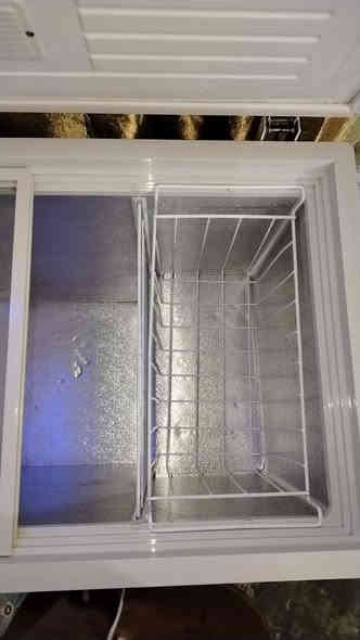 مجمده للبيع متوسطه الحجم ونظيفه بسعر 150الف للتفاصيل اكثر التواصل على ***********
