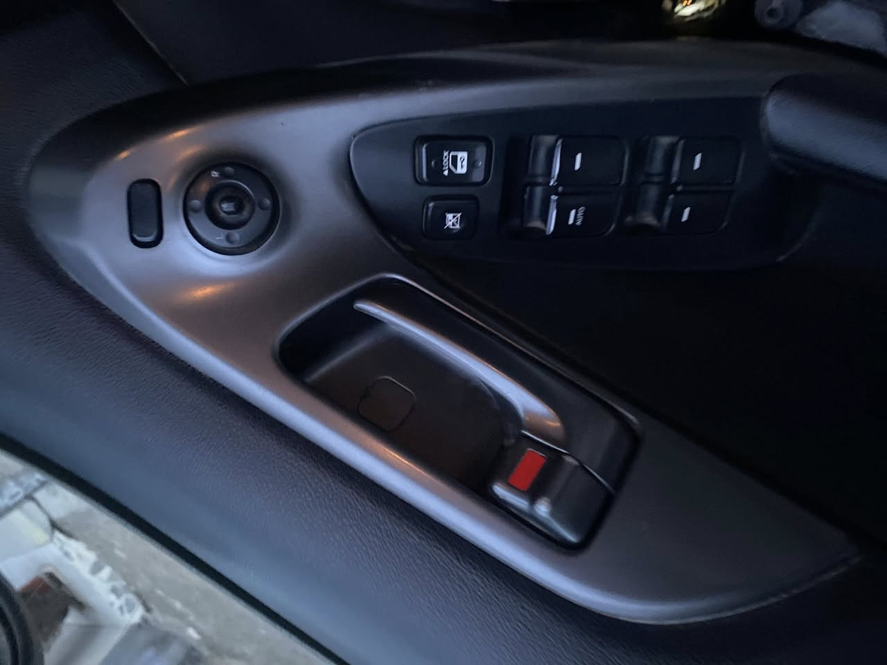 السلام عليكم للبيع
كيا فورتي 2012 محرك 16gdi الكير والمحرك شرط 

ضرر السيارة بدون دواخل بدون أيربك ومؤشر بالصور وبيها مكانات تعديل بارد كوبون بنزين بيها وشرط التحويل فقط السعر92$ 

***********

***********
