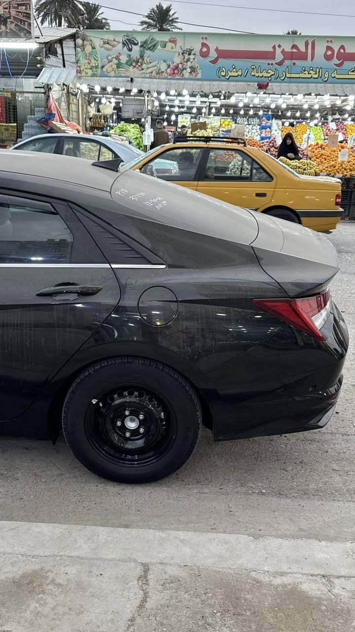 النترا هايبرد 2023 لمتد فول
فتحه كشنات جلد داخل رصاصي 
رقم بغداد بسمي تحويل ثاني يوم 
كير مكينه كفاله مابيها نقص برغي 
حادثها بنيد فقط و بالعراق جاملغ الراكب نطخ وبدلته وكاله اصلي فتحته من كصه كلها ليبل واحد السياره لا شخط ولا رصعات احلا من الصور السياره بيها ويل كب بلادي موجود بالبيت تصير بي طسة شديتلها تخم تاير و ويل مابي طسه 

مكان السيارة جزيرة بغداد السياحية 
سعرها 157 وبيها مجال 

***********
