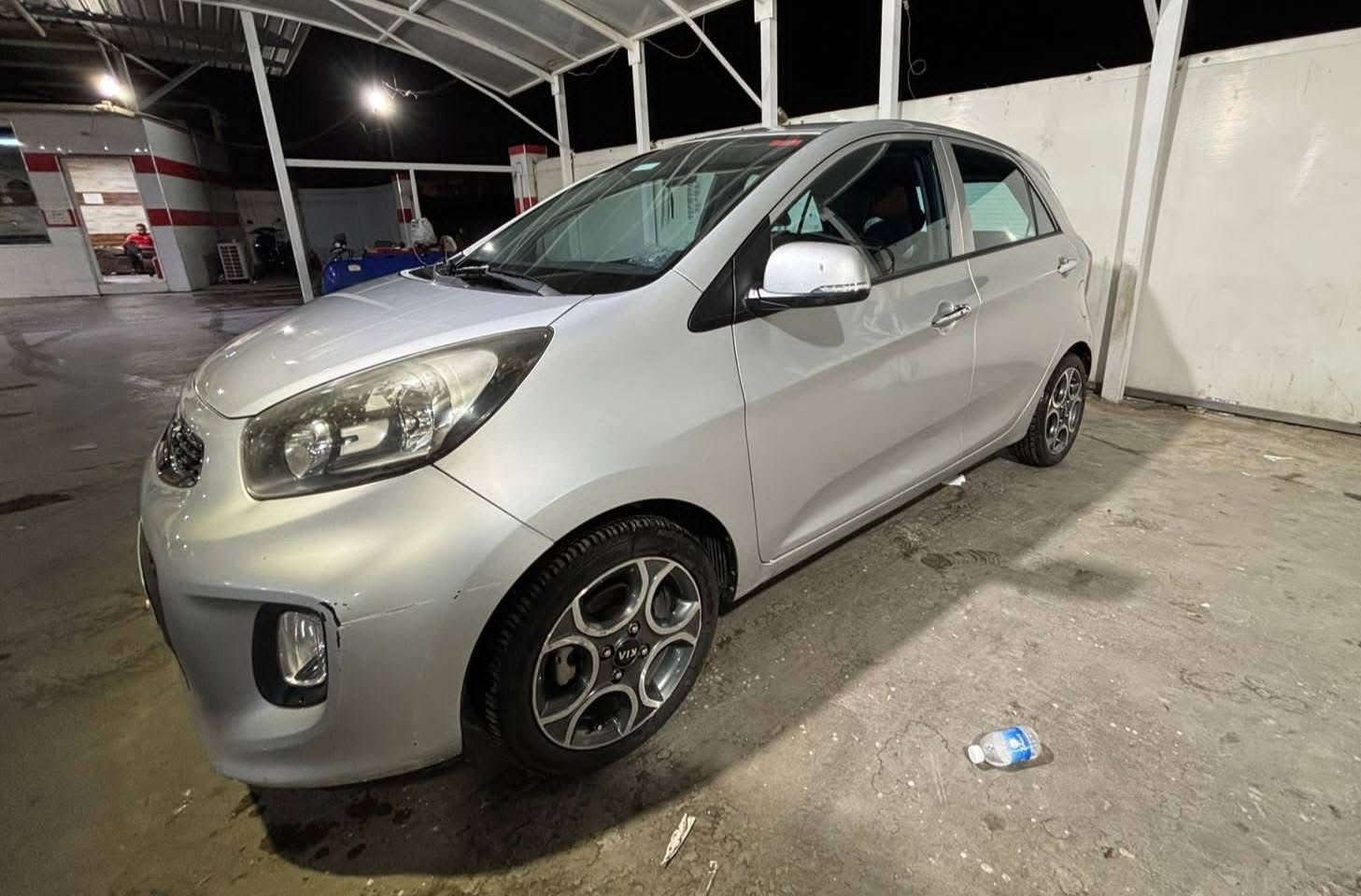 كيا بيكانتوا
 خليجي٢٠١٦
فول مواصفات
بصمة
فتحة سلايد
اللون سلفر
ماشية ٥٥ الف فقط
تخم تاير جديد
كشنات جلد مشمشي
جام كهرباء
كامرة خلفية + شاشة اندرويد
حساسات خلفية
للاستفسار الاتصال ع الرقم***********
