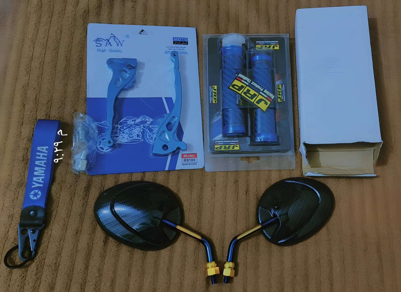 السلام عليكم تتوفر لدينا ادوات وقطع غيار رياضيه للتزويد. 
اليوم عدنا عرض بمناسبه شهر رمضان المبارك عرض كامل بسعر 25 الف يشمل كل الي بلصورة قطع اصليه وقليله بلسوك. يدات بانزين سكليتر رياضي و يدات بريك ام الحراشف رياضيه اصليه من شركه SAW وزوج مري القزمه كاربون فايبر وسبع الوان ومداليه مفتاح هدية. وانت تختار الون التريده 
ويتوفر عدنا توصيل داخل الرمادي 3 الف


**إذا كنت صاحب هذا الإعلان وتريد حذفه لأي سبب، رجاءا أرسل رسالة إلى الدعم الفني**