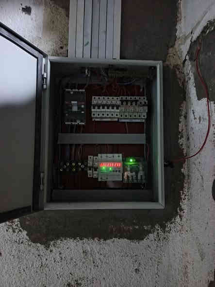 تأسيس بيوت وترتيب بوردات كهرباء ***********
