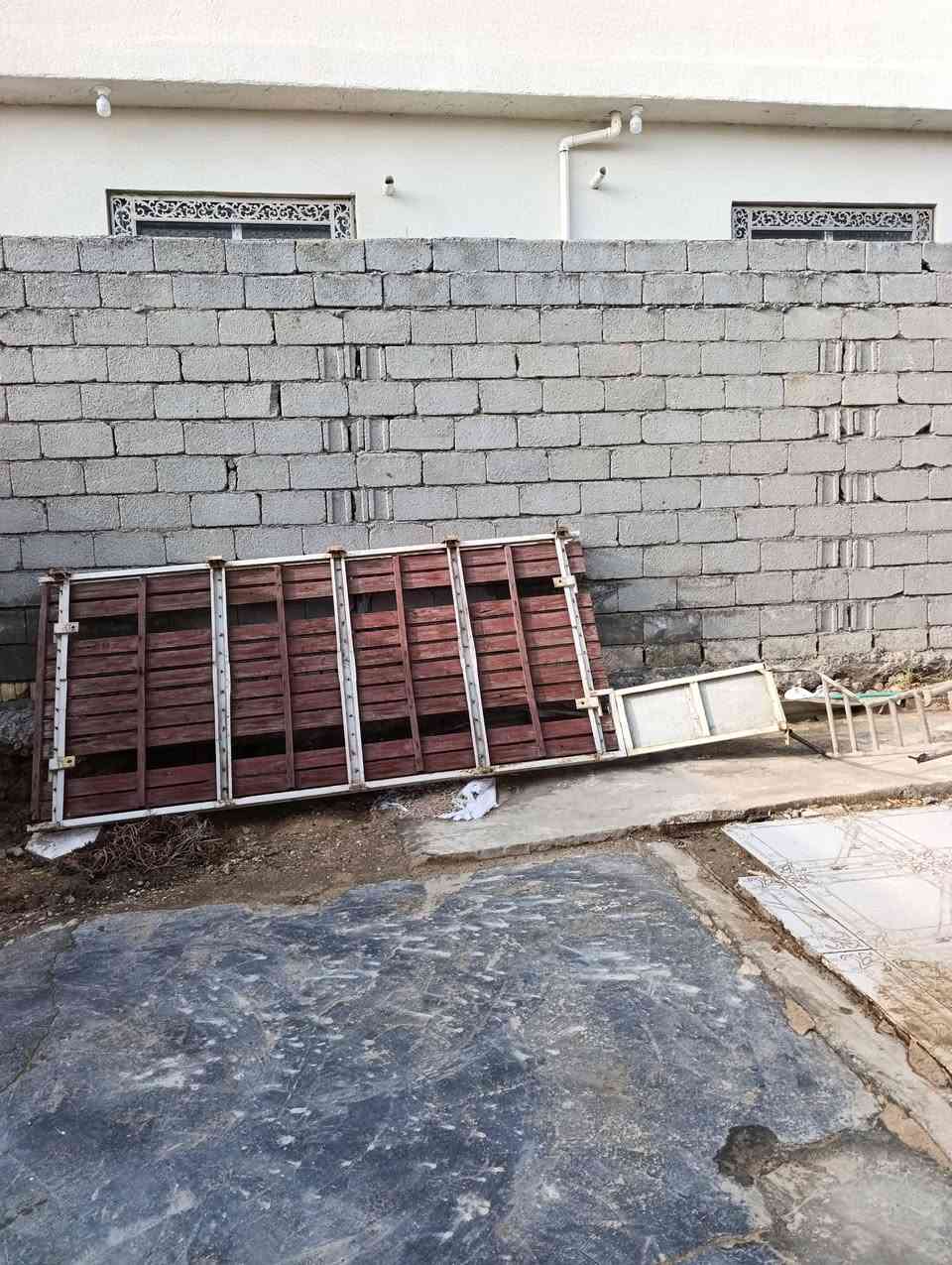 سيباية نيسان نظيفة السعر ٣٠٠ الإتصال ***********
