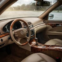 مرسيدس E350 (أم عيون)2008 وارد أمريكي  لون ابيض ماشية 153 الف كم للبيع...