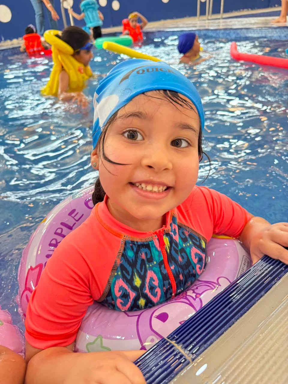 من فعاليات sumeer school فقره السباحه كل أربعاء في مسابح مدرسة اليرموك البريطانيه 💙
روضة الشمس الاهلية ☀️☀️☀️
📍الدوره الكفاءات 
 *********** ☎️
