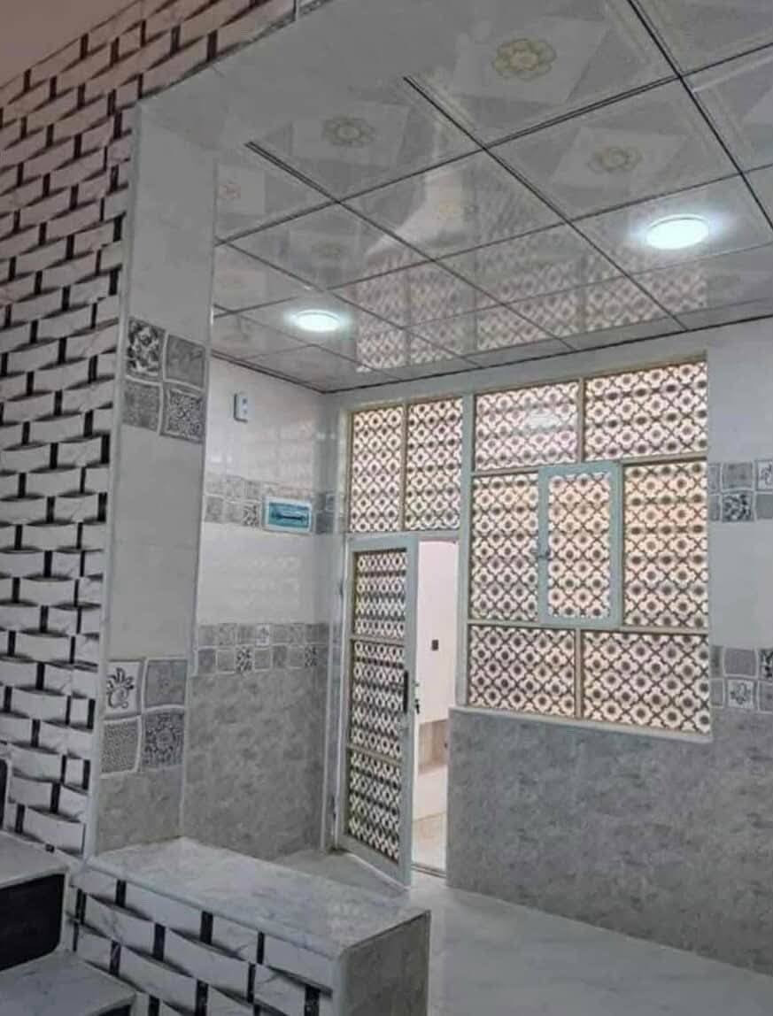 (ع..12 )
بيت للايجار  (130 متر) شارع الصب عمود 314 الخط الثاني 
سعر الايجار 300 الف  
يحتوي على طابق واحد
غرف2  مطبخ   صاله  استقبال
نضافه فول.... للاستفسار ..*********** ابو /ع
 *********** امانه كوله من طرف المروجه زينب للعقار
