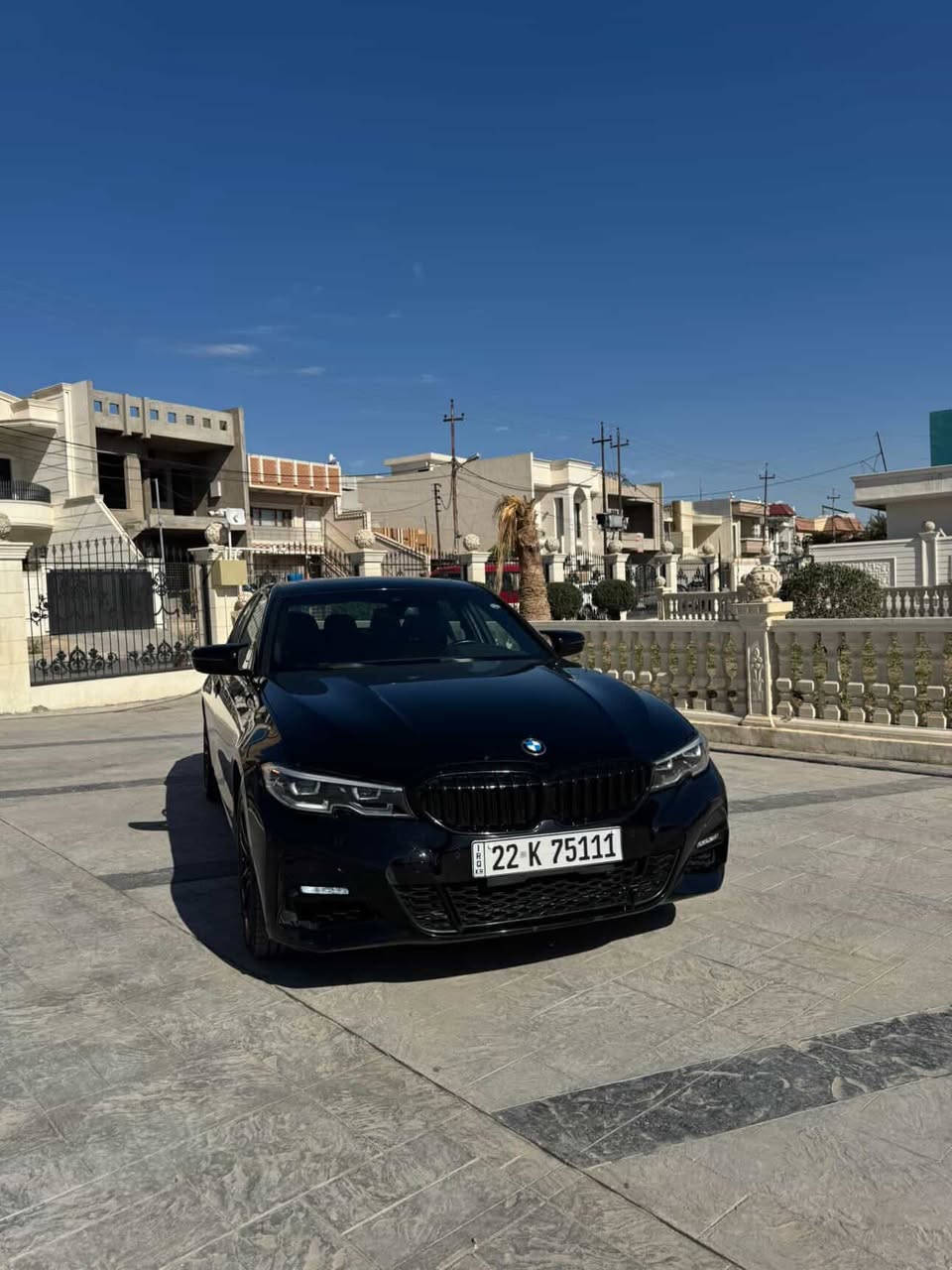 بي ام دبليو 330i موديل 2022
المحرك 4 سلندر توين تيربو

السيارة ماشية 35 ألف كم
ضررها دهس فقط في امريكا بدون صبغ

المواصفات:
شاشة كبيرة 
عدادات ديجيتال
فتحة سقف
كشن جلد أحمر
دخول ذكي
كاميرا خلفية
حساسات أمامي وخلفي
مثبت سرعة
أوضاع قيادة Eco / Comfort / Sport
إضاءة LED

السعر 265 $
مكان السيارة كركوك 
للتواصل ***********
