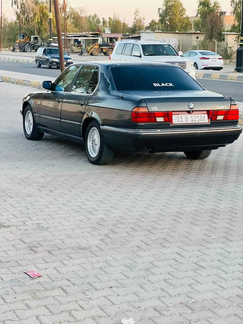 السلام عليكم BMW 740 اصل موديل 92 سيارة بلاديه  مكفوله من الصبغ والضربه السياره جارده تريد تصبغ السيارة جاهزه كير ومحرك شرط صدر جديد تدفئه تبريد شغاله كهربائيات كلها شغاله سنويه مشروع وطني الى 27 السعر 65 وبيها مجال مكاني صلاح الدين تكريت الشراي يتصل *********** ممتواجد عالفيس
