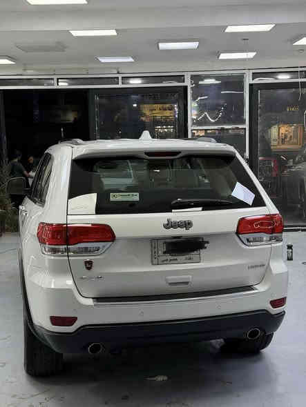 جيب كراند شيروكي لمتد بلاص ٣ شاشات 
خليجي ٢٠١٩   
مكفولة ماعدا بالباب الخلفي بيها صبغ قليل وتكحيلات الدعاميات ملاحظات بسيطة
ماشية ١٠٠،٠٠٠ كيلو متر نظيفة جدا سعرها ٢٩،٠٠٠$ مكانها بغداد حي الخضراء 
للاستفسار الاتصال 
***********
***********
