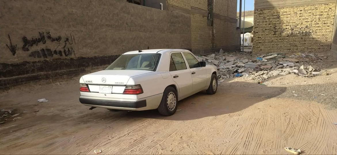 مارسيدس دب 300 عنكبوت 
رقم صلاح الدين الماني 
فتحه سقف غرفه بيجي لوك بلاديه بدون عيوب
موديل 1991 كفاله 
السعر 65$ 
***********
***********
مكاني النجف الاشرف
