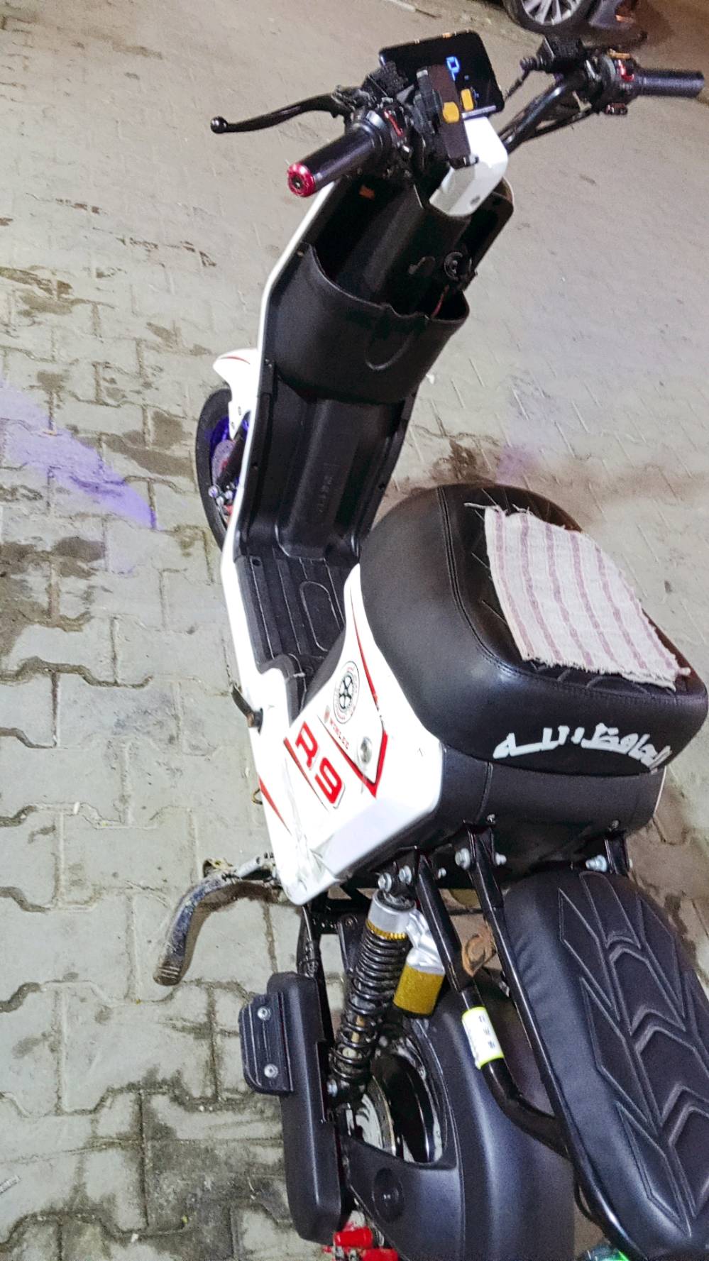 بصره حي الخليج شارع عام مقابيل الحيانيه مجاور مدرسة الوثبه

