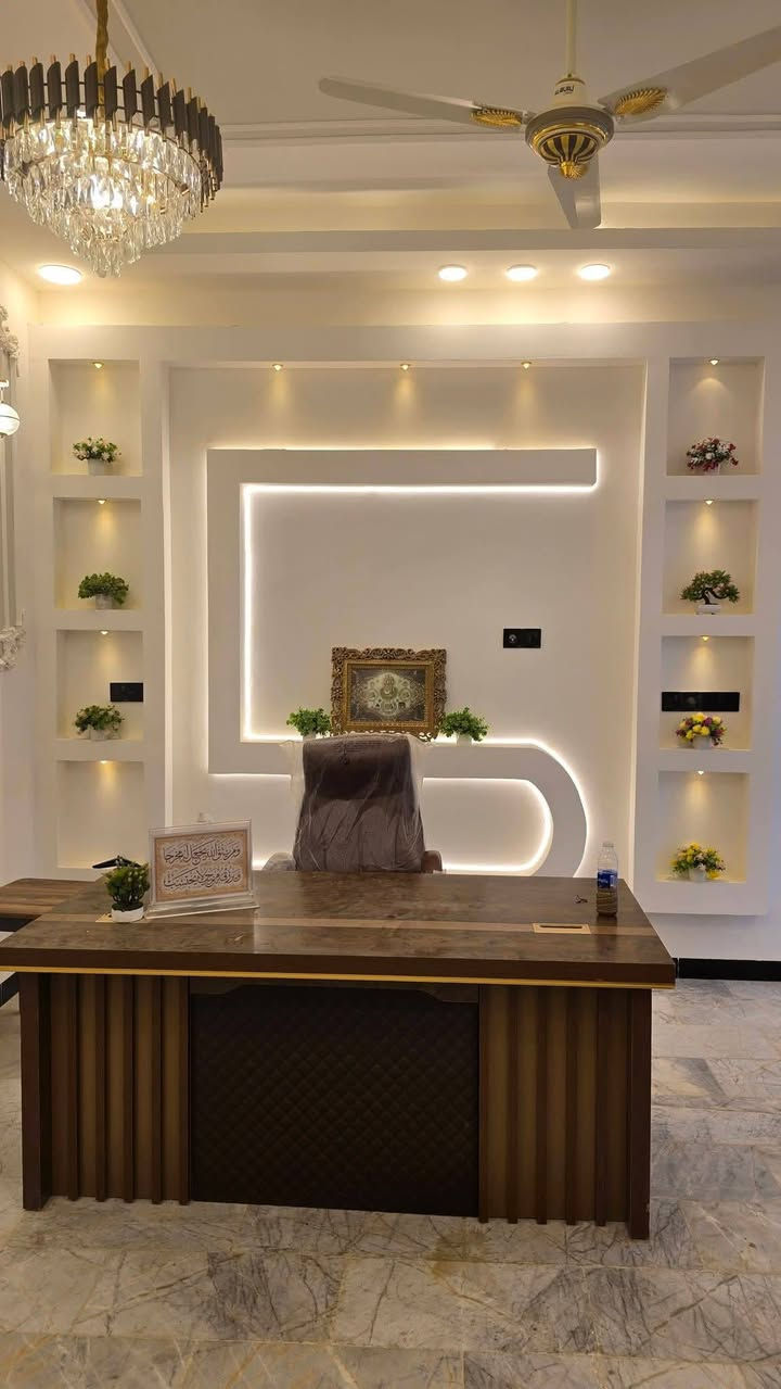 بيت للبيع في كربلاء.          حي العباس. قريب للامام العباس ع.            مع الأثاث 
مساحة.     100متر طابقين 4 غرف نوم 
كافة الخدمات.  تبليط مجاري ماء كهرباء 
سند.  25 
بناء جديد بعده مامسكون 
طابوك جمهورية كونكريت مسلح صب مركزي 
للمزيد من الاستفسار ***********
                            ‏‪077-337-30565‬‏
