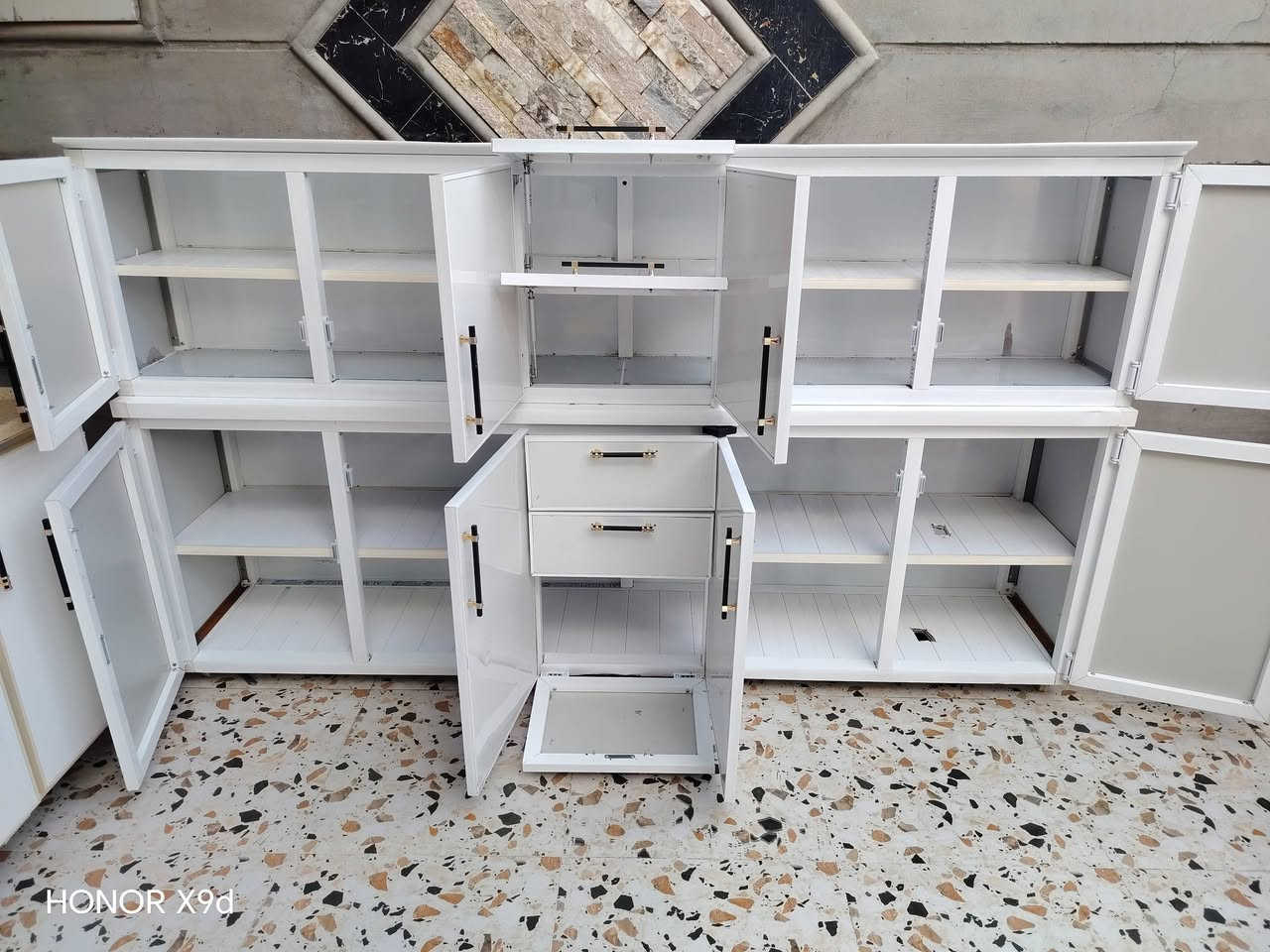 كاونتر مترين ونص 3قطع سنك مرمر نضيف مابي عيب السعر 325 وبي مجال *********** مكاني حي الحجاج
