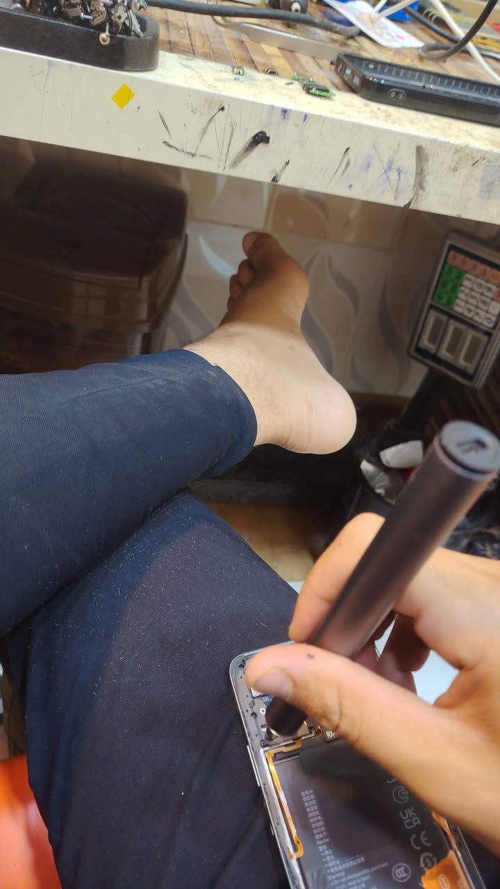 يوجد صيانة لكافة انواع الاجهزه شاشات ايسيات بطاريات  +
اشتري اجهزه حديثه عاطله مكسوره شاشه واشتري شغاله والاسعار حسب التفاهم 

اتصل ***********

الموقع مدخل الزاب
وموجود عل خاص
