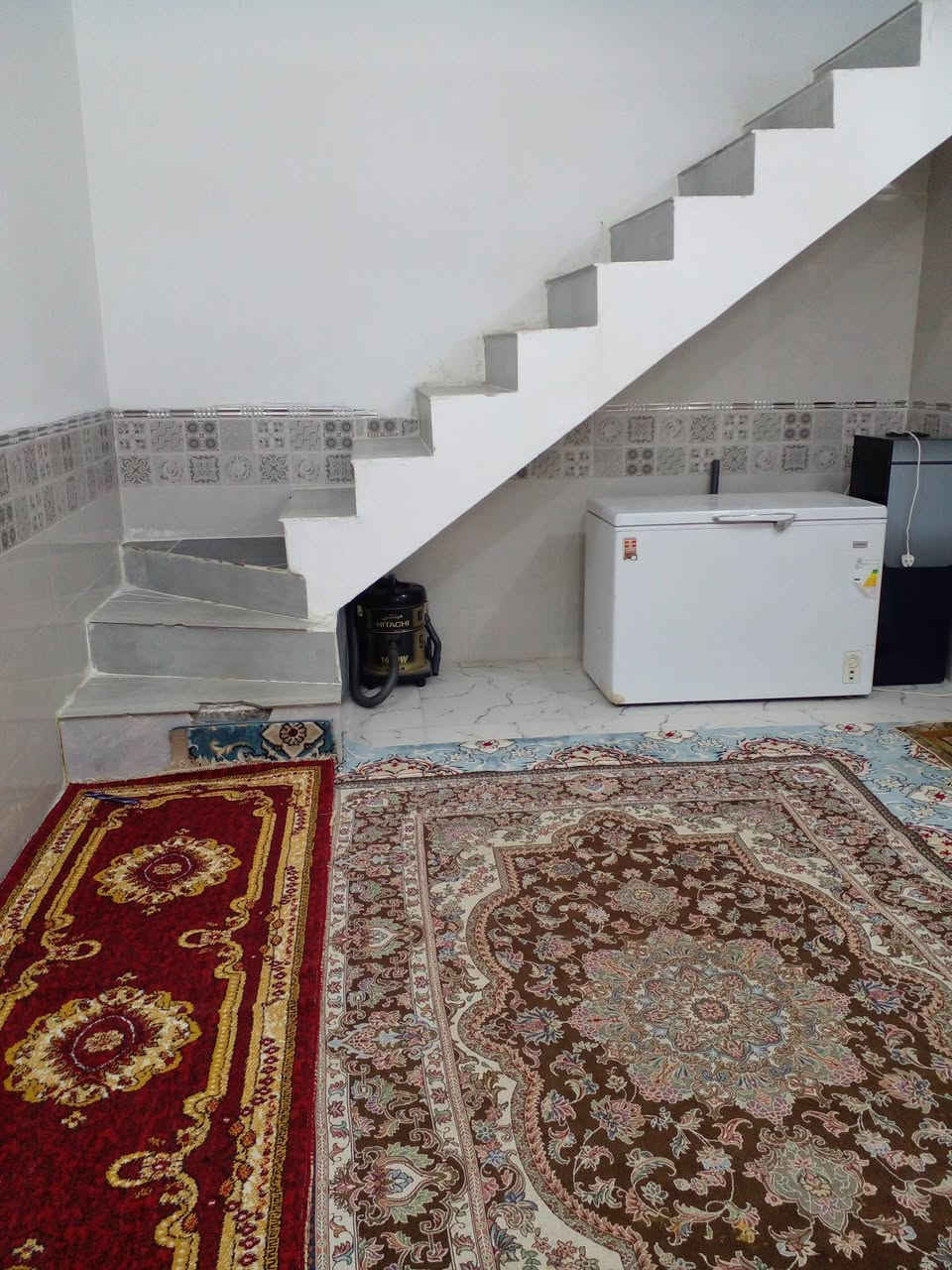 بيت للبيع بمساحة 135 متر سند 25 اقرار محكمه يحتوي على غرفتين وصاله واستقبال ومطبخ وصحيات العنوان كربلاء طريق بغداد قرب مدينة سيد الاوصياء يبعد كيلو عن الشارع الرئيسي السعر 72 قابل للتفاوض للأستفسار *********** ***********
