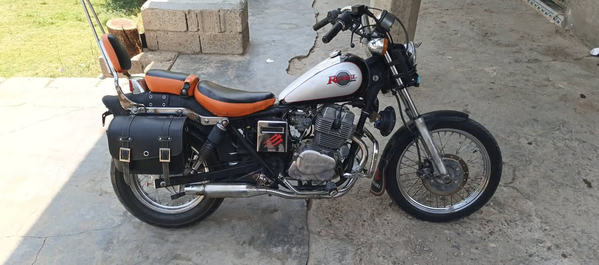 السلام عليكم هوندا ريبل للبيع جاهزه على آخر حبايه ترايك وين ما يعجبك السعر 850 وبي مجال للطيبين للستفسار ***********
