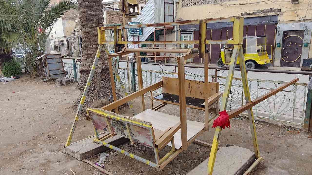 سلام عليكم
لعبة سفينه للبيع 
السعر 300 وبيها مجال 
عنواني بغداد الشعلة 
رقم الهاتف : ***********
