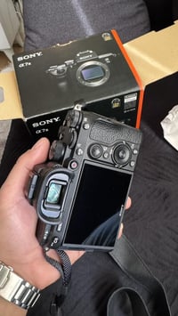 سوني a3 نظيفه جداً وشترها بين 100 و 150  استعمال قليل جديدة مكانها بغد...