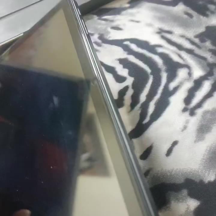 سلام عليكم 
ايباد من شركة بلاك فيو نوعة تاب 60 WI. FI الجهاز نضيف حيل نضافة 95 من 100 حيل نضيف ما صار اسبوعين من جبنا جديد ذكرة 128 جيجا و يشغل 40 فريم جهاز زين المكان بغداد العبيدي نزلة الجامع الامام علي الرقم *********** يوجد خاص و واتساب
