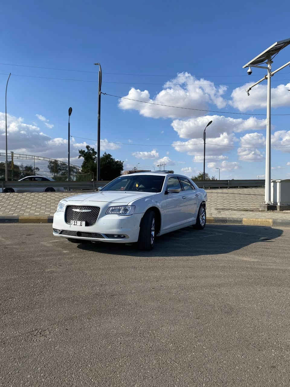 كرايسلر 300c بلاتنيوم اعلى فئه
2022 اصل 2015

محرك V8  5.7 محرك كير خير من الله 

رقم بغداد دولي بأسمي تحويل ثاني يوم 

مواصفات 

بانوراما 

برده خلفيه 

رادار امامي 

رادار خلفي 

رادار جانبي 

نقطه عمياء  

اشاير بالمريء

تعتيم مرايات بالضوء العالي

ترحيب 

حساسات امامي خلفي 

داخل اسود مطعم خشب 

كشنات 4تدفئه تبريد 

ستيرن تدفئه  

خزن ميموري 

دوسة بانزين +بريك كهربائيات 

كامره دواره 

ملاحضه ( الدعاميه الخلفيه موجوده )

صور الحادث مرفقه بالصور 

فقط هذا الحادث في العراق

للاستفسار ***********
