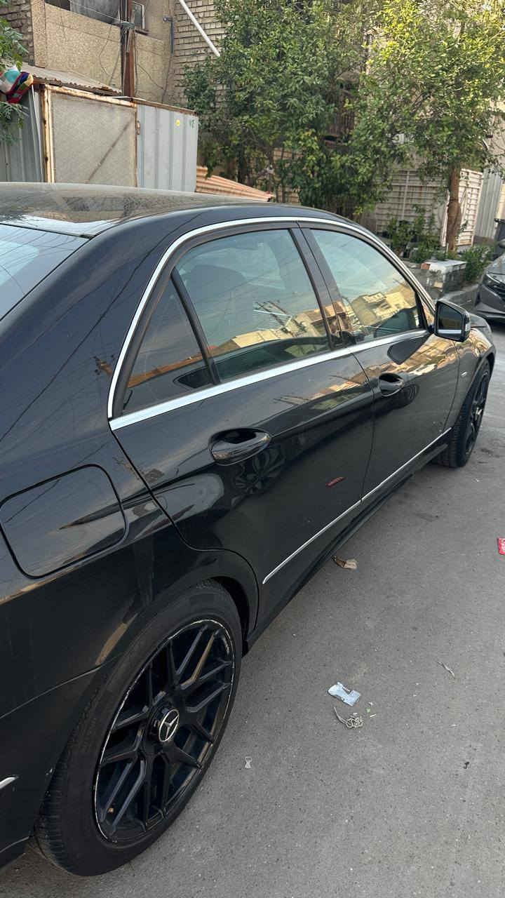 السلام عليكم للبيع موديل ٢٠١٠ حجم ٢١٢ محرك ٢٠٠٠ تيربو استيراد من ألمانيا حصرا كامل مواصفات وكفاله عامه السعر ١٦٠$ وبيها مجال المكان بغداد ***********
