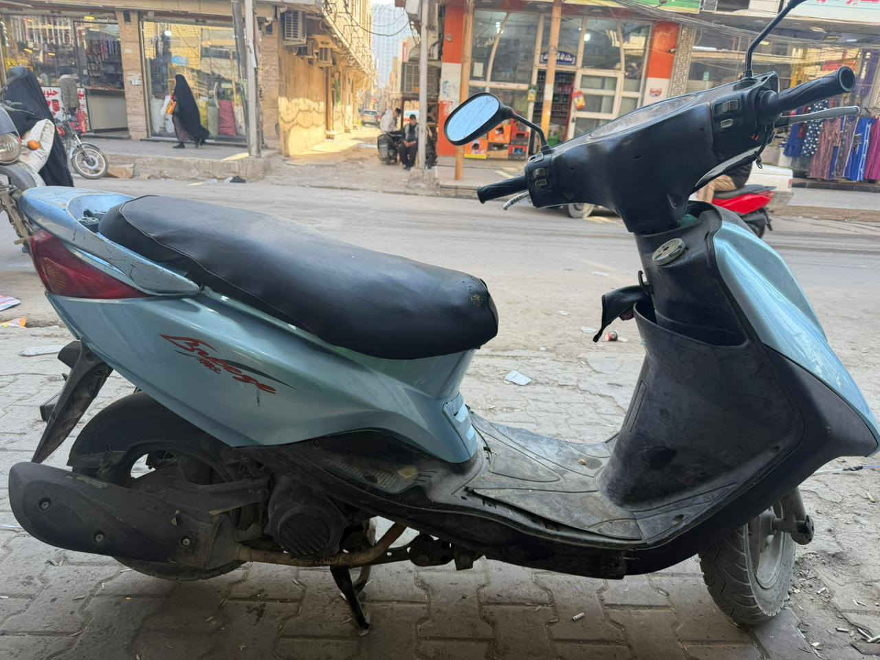 السلام عليكم بريز حلوة وجديدة بس الكفر دايون الدراجة خير من الله السعر ٥٠٠ مكاني  كريعات رقمي ***********
