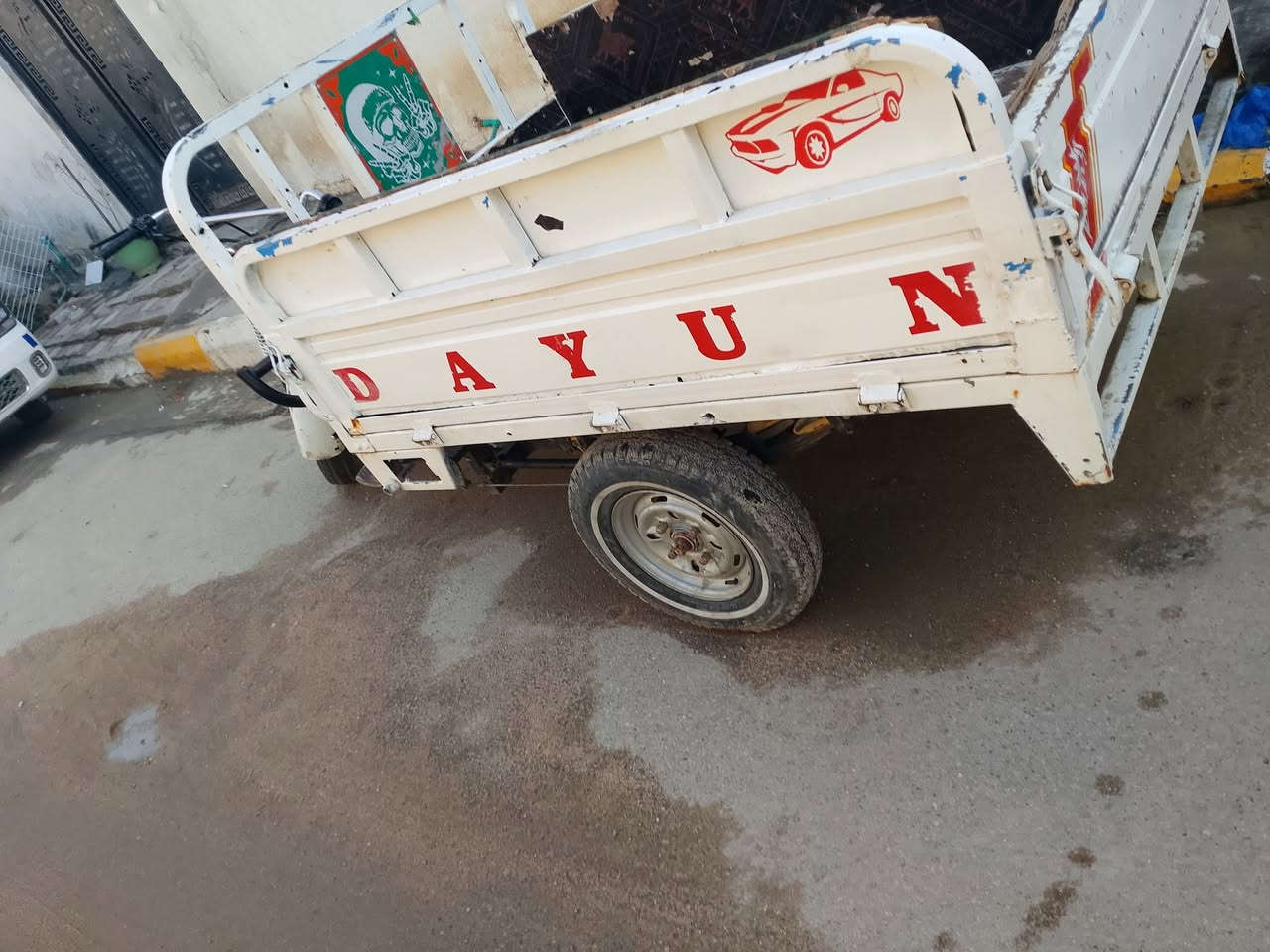 للبيع ستوت دايون اوراق اصولي هاتف *********** مكاني ناصريه مركز مكينه ما مفتوح جديده شاصيه نضيف سعر مليون و 300
