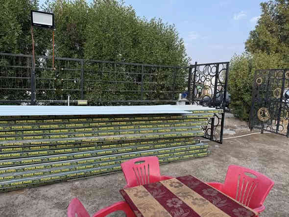 السلام عليكم سندويج للبيع عدد٢٧وحده طول ٧مترجديد استخدام قليل جدآ للاستفسار الاتصال بالرقم ***********
