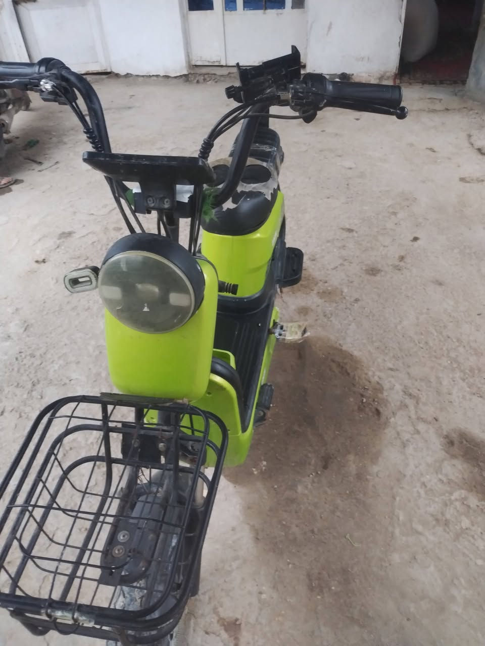 سلام عليكم باسكل شحن للبيع فول نظافه خمسه بطاريات بيهن وحده عاطله اربع نمر مكاني بابل محاويل سعر خاص او اتصال بل رقم ***********
