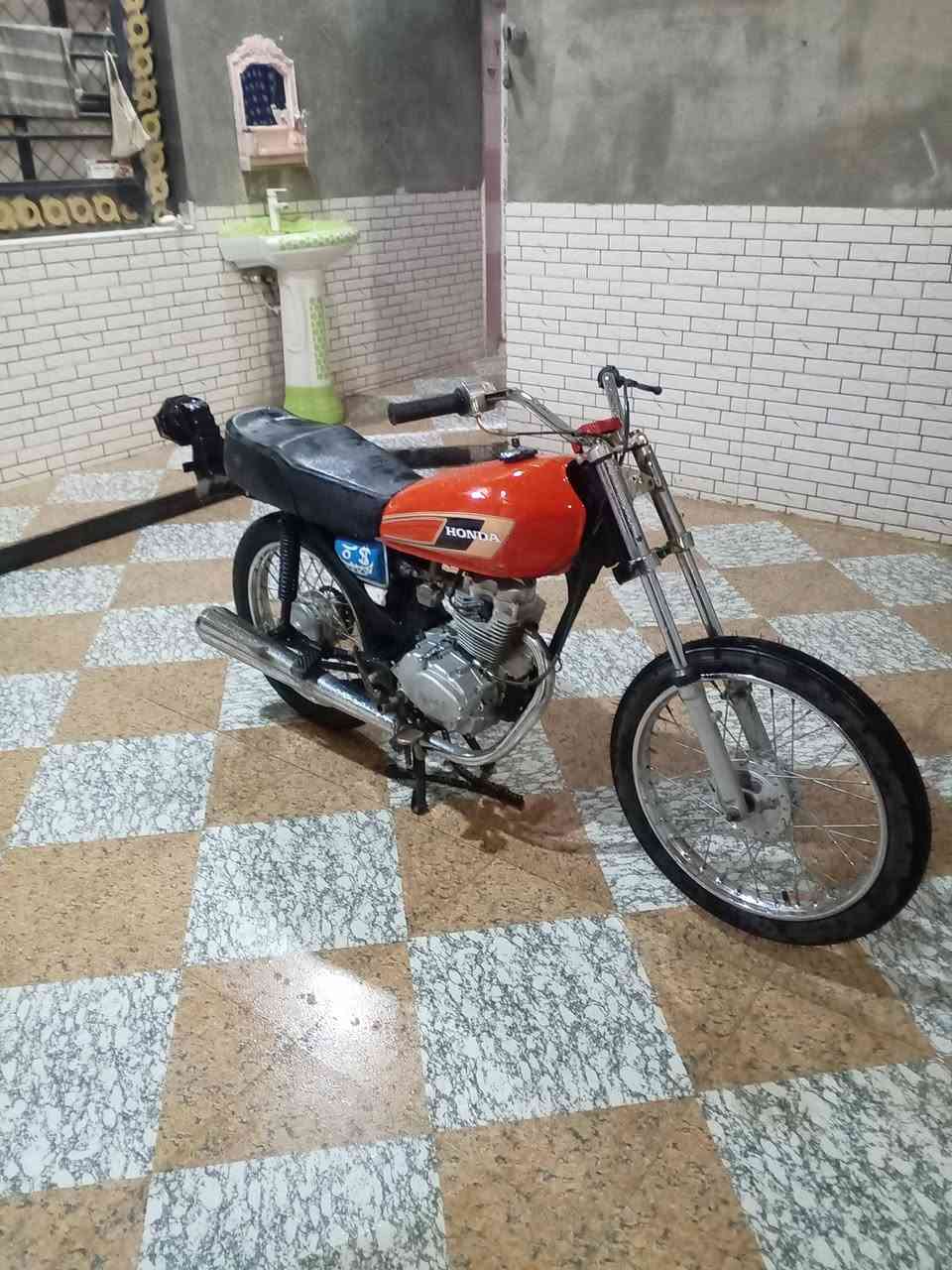 دراجه البيع مفتوحه دراجه نضيفه سعر خاص ***********مكان غراف
