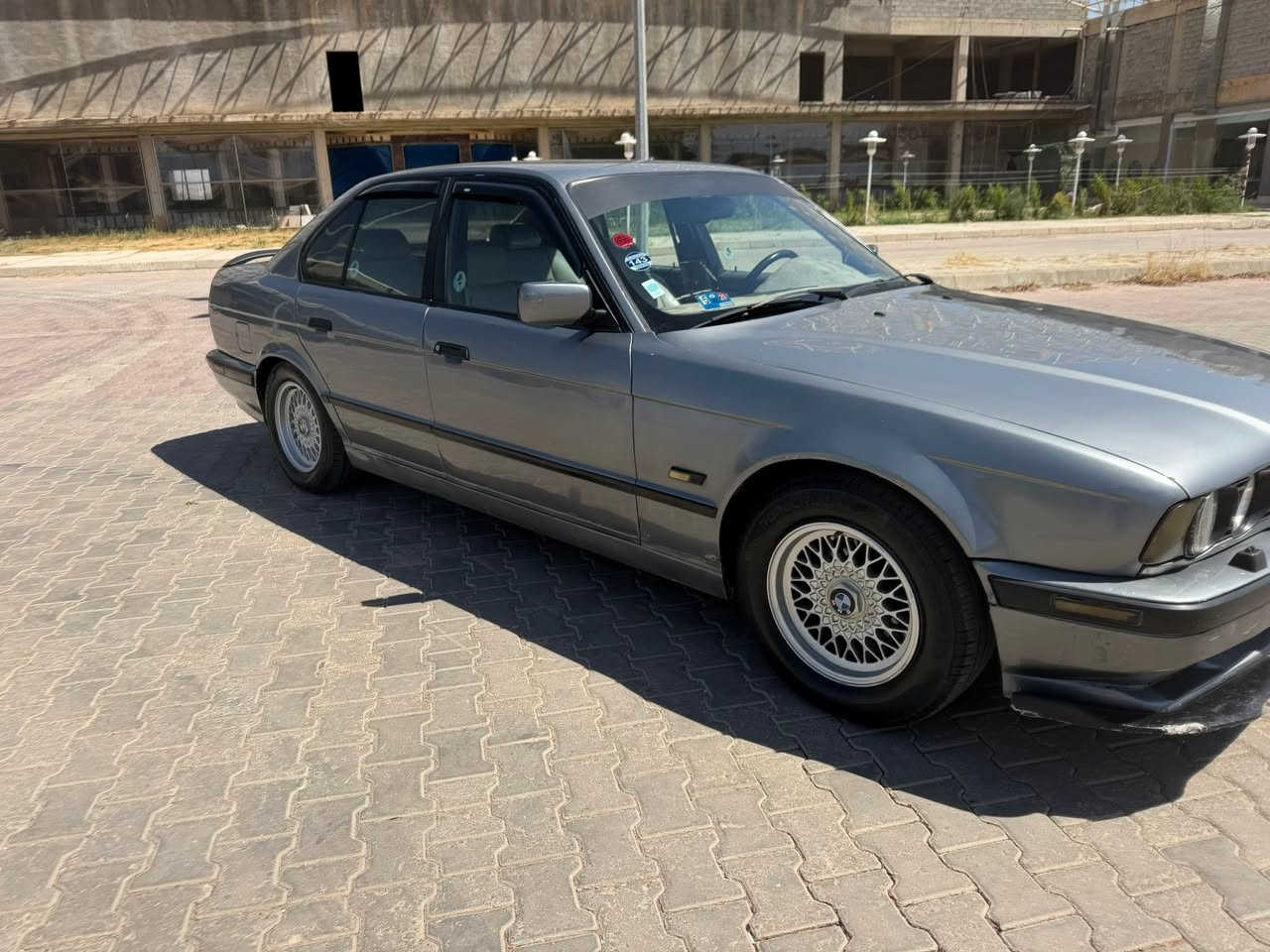 سلام عليكم 
                      من رخصة الادمن المحترم 
BMW السعر 62 وبي مجال
بي ام 525 اصل و فصل موديل 1991، رقم اربيل جديد 
محرك مسكر عدل
كير اوتو  جديد
محرك جديد لاصرف لاتبخير 
دواخل صاج اسود ملكي  
كشنات جلد اوف وايت 
بجم عريض 
تبريد شغال قطعتين  
ABS شغال
سنتر لوك شغال 
تشغيل عن بعد 
مثبت سرعة شغال 
كهربائياتة كلة شغال 
جامات 2 كهربائي شغال 
سايد بريك شغال 
درع جوة محرك بلادية بعدهة موجودة 
دبل ايرباك  دبل كومبيوتر
دعاميات M  اسبايدر M بلادي 
لايتات بكلايتات كلة جديد 
صدر امامي و خلفي جديد 
مسجل و سماعات و دمام بصندوق اصلي 
باتري جديد 
هزة و رقم جديد 
شرط تحويل السيارة باسمي سنوية تنتهي 2028
~~~~~~~~~~~~~~~~~~~~~~~~~~
مكان سيارة ديالى خانقين
م.***********
السعر 62 وبي مجال حك جيتك
