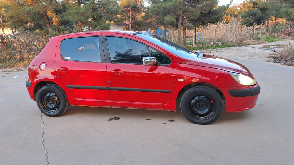 بەناوی خودا 
بیجۆ  307 فەڕەنسی 
مۆدیل 2005   ئــاڕم پلاستیک
سەنەوی و وەکالەو پاکانە 
گێڕ تۆماتیک 4 پستن مەکینە و گێڕ بیلادی  بەشەرتی فەحس و کۆمپیتەر  
*********** ژ.م ڤایبەر 
جام کارەبایی  
فۆڕمیکا ڕەساسی بیلادی
تۆماتیک و تەبرید 
مەرکەزی و دو سویچ و دو کۆنتڕۆل
تایەو پاتری نوێ 
دەعم و لێدراو و بڕاوەو وەرگەڕاو و موس بەشەرتی فەحس و سۆنەر
قنجی پێوە نیە
زۆر توند و تۆڵە 
نرخی 43  و معامەلەکی برایانە كويسينجاك, أربيل
