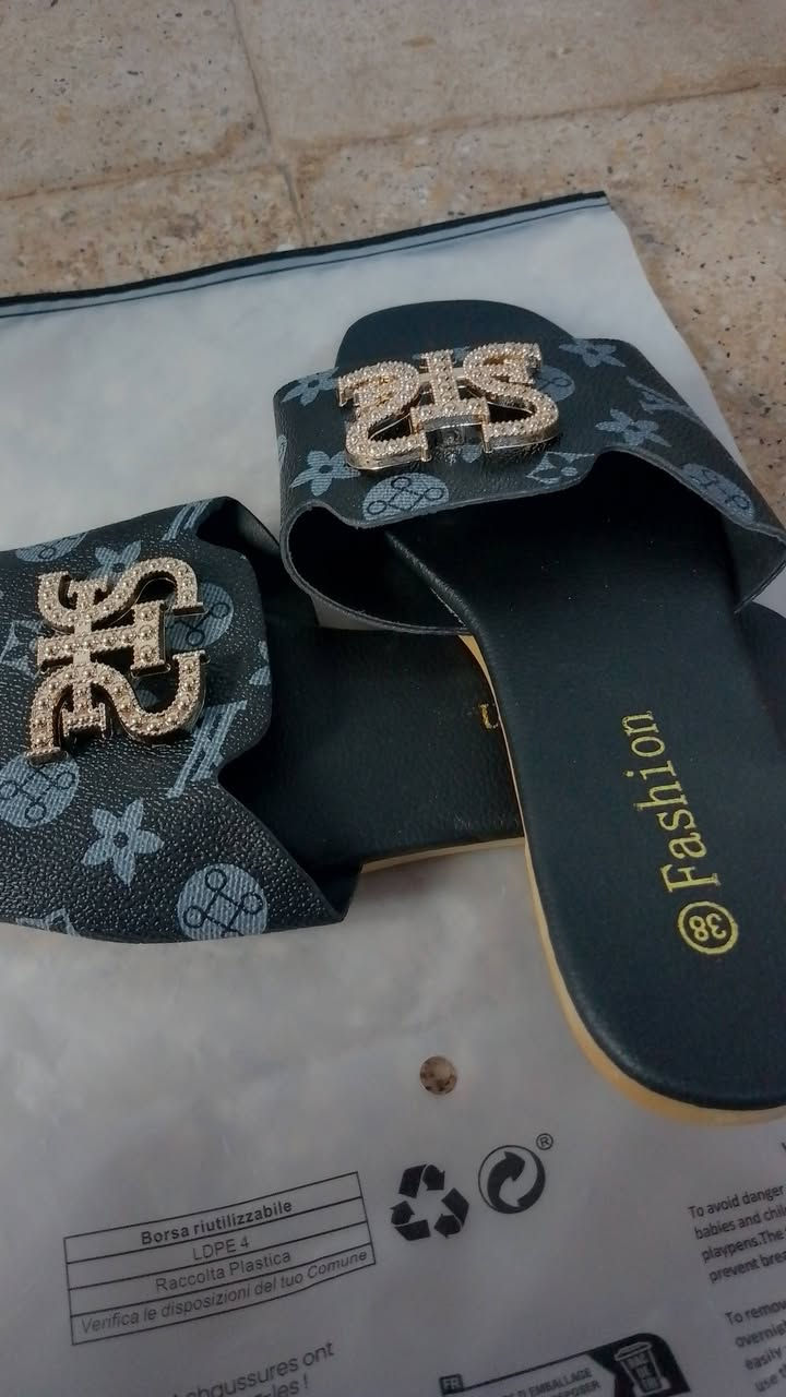 توفر سليبر نسائي والسعر خاص موجود توصيل 🚕🚕


**إذا كنت صاحب هذا الإعلان وتريد حذفه لأي سبب، رجاءا أرسل رسالة إلى الدعم الفني**