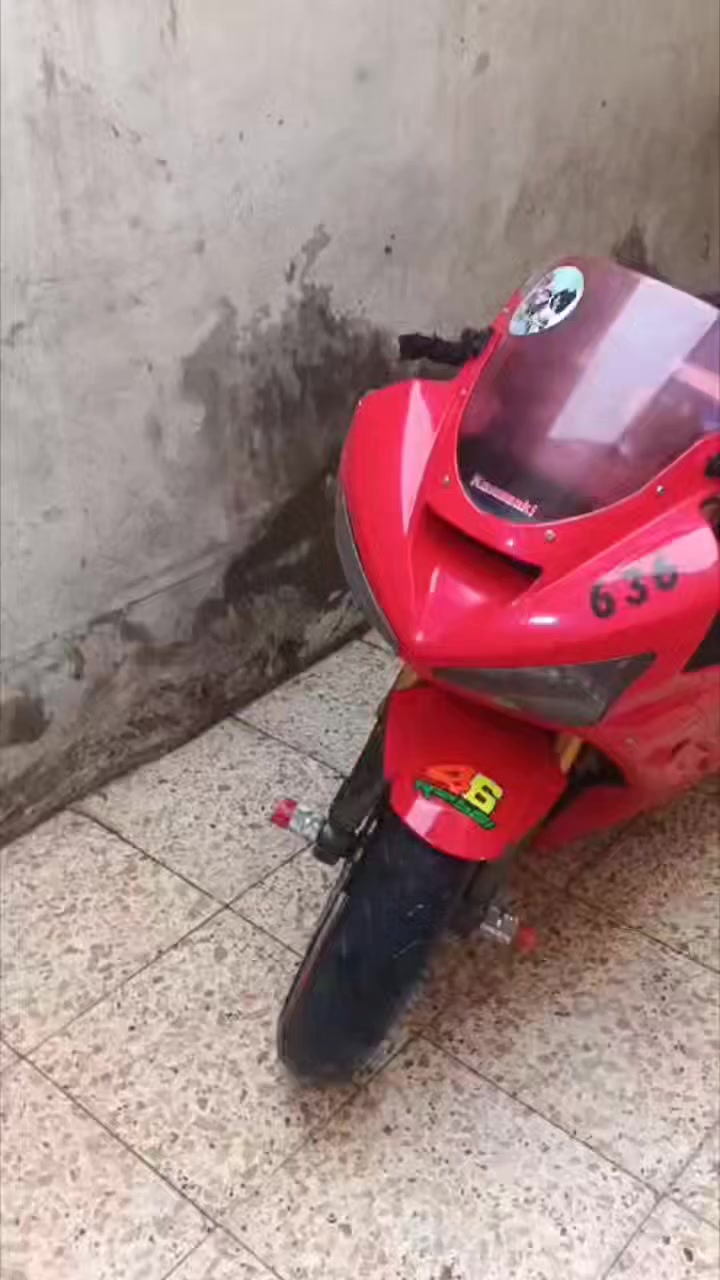 السلام عليكم دراجه كاوسكي 2004دراجه مكفوله ماشه ٣٩حقيقي وارد امريكي الدراجه شعندك شعندك للبيع او مراوس


**إذا كنت صاحب هذا الإعلان وتريد حذفه لأي سبب، رجاءا أرسل رسالة إلى الدعم الفني**