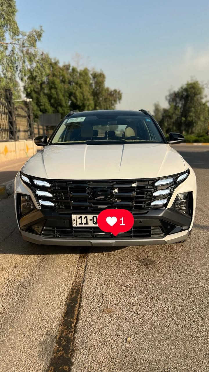 توسان خليجي تو كلر مديل ٢٥.
ماشيه ٢٤ 
كشنات كهرباء 
عدسات 
كشافات 
ويل ١٩
فول السياره  مكفوله من صبغ والتبديل والفتح والبارد. 
بيه اصبع شك بدعاميه 
وبيه ملاحضه بل باب خلف السايق 
السعر ٢١٥ وبيه مجال حق الجيه 
مكان حي الطابقين خلف مول العراق 
***********
