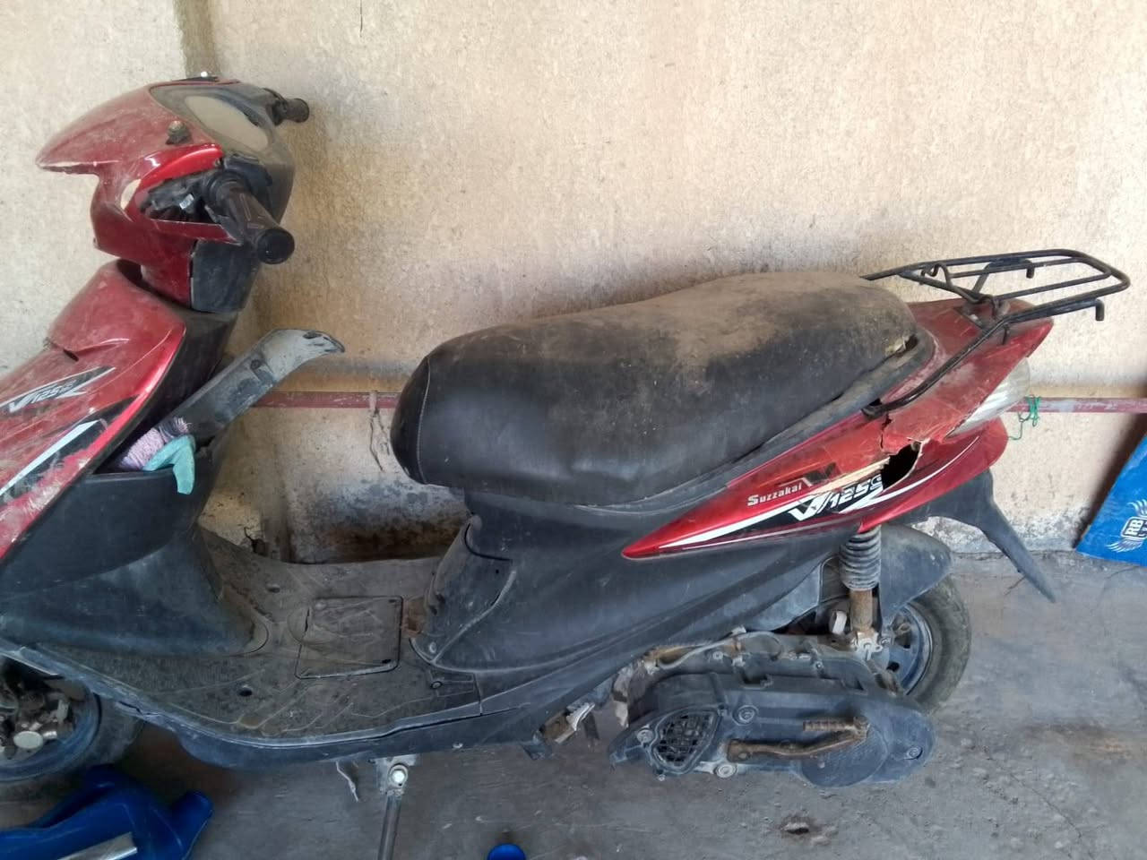 سلام عليكم دراجات للبيع كامكو محور كابريتر محرك 125ss 
وادرس ماليزي محرك 125ss  الدراجات متروكات 
للبيع ابيع كوم حديد ع400الف وبيهن مجال قليل او مراوس بدراجه نضيفه لشراي يتواصل خاص او يتصل ***********
