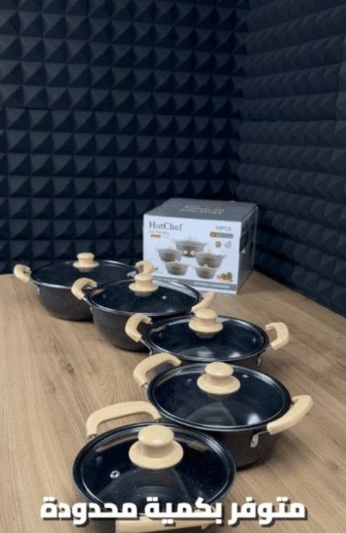 بس ب 35 الف
سيت قدور ماربل 5 قطع HotChef بأغطية زجاج حراري

الاستخدامات:

طهي الرز، المرق، الشوربات، واليخنات بمختلف أنواعها.

تحضير المعكرونة، السلق، وطهي الخضار واللحوم.

مناسب للاستخدام اليومي في المطبخ المنزلي.

مثالي للعائلات الصغيرة والمتوسطة.

يمكن استخدامه على مواقد الغاز التقليدية.

المميزات:

سيت مكون من 5 قدور بأحجام مختلفة:

18 + 20 + 22 + 24 + 26 سم.

طلاء داخلي وخارجي ماربل غير لاصق عالي الجودة.

خالي من مادة PFOA الضارة.

توزيع متساوي للحرارة لنتائج طهي أفضل.

أغطية زجاج حراري مقاومة للحرارة مع فتحة بخار.

مقابض جانبية عازلة للحرارة بتصميم مريح وآمن.

سطح مقاوم للالتصاق وسهل التنظيف.

مناسب للغسل اليدوي وغسالة الصحون.

لون أسود مرقط بتصميم أنيق وعصري.

محتويات الصندوق:

5 قدور بأحجام مختلفة (18 – 20 – 22 – 24 – 26 سم).

5 أغطية زجاج حراري.

الملاحظات:

غير مناسب للاستخدام على مواقد الحث (Induction).

لا يُستخدم داخل المايكروويف.

يفضل استخدام أدوات خشبية أو سيليكون للحفاظ على الطلاء.

بلد المنشأ: الصين.

قياس الكارتون:

- طول 27 سم
- عرض 27 سم
- ارتفاع 20 سم


**إذا كنت صاحب هذا الإعلان وتريد حذفه لأي سبب، رجاءا أرسل رسالة إلى الدعم الفني**