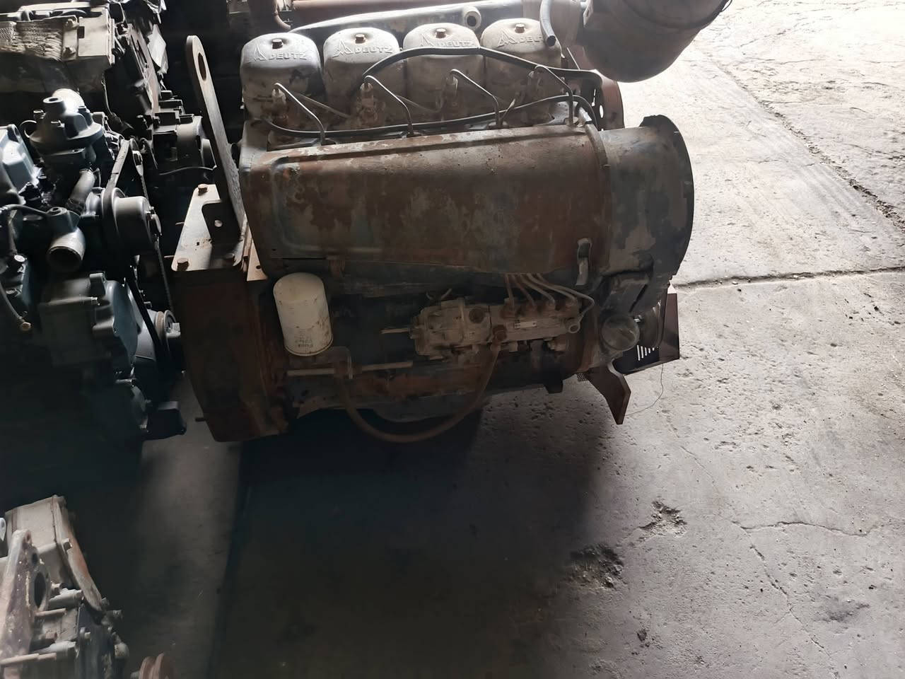 محركات دويس ٤بستم العدد ٥ محركات واحد حلواني المكان البصره التصال ***********
