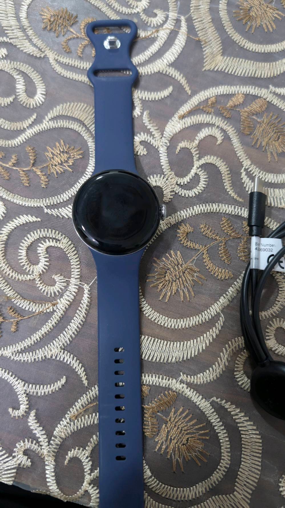 ساعة Google Pixel Watch 2 
بحجم 41mm
🔹 شاشة AMOLED 
🔹 مستشعرات صحية  (نبض القلب – التوتر – النوم)
🔹 نظام Wear OS 
🔹 GPS نظام تحديد المواقع 
🔹 مقاومة للماء 
🔹 بطارية تدوم ليوم واحد
الساعة بدون كارتون فقط شاحن
 تابع نشاطك، صحتك، وتنبيهاتك
السعر 90 الف دينار 
توصيل مجاني 

للاستفسار الاتصال *********** او مراسلة واتساب
