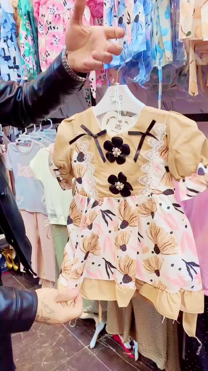 ازياء فراولة دائـماً تحـرص علـى اطـلالـه البنوتـات تـكون  بـأرقى سـتـايل 💜🦋 للـسيدات الصـغار 💜🥹
 العنوان شارع البلديه مقابل دكتور جعفر اهلا وسهلا بكم😍💜


**إذا كنت صاحب هذا الإعلان وتريد حذفه لأي سبب، رجاءا أرسل رسالة إلى الدعم الفني**