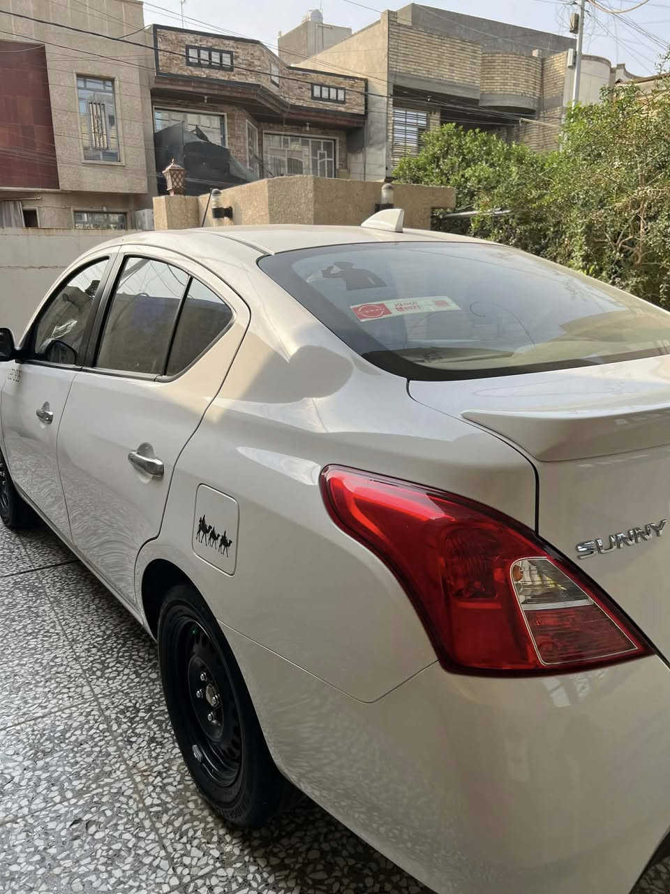 سلام عليكم للبيع نيسان صني 2024
كفاله عامه من صبغ 
بيها منضومه زنون ودوشمه داخليه اصلية 
شاشة كاربلي 
ماشيه ٢١ الف كيلو جديدة سيارة على ايدي 
السعر ١٢٥ وبيها مجال بسيط 
مكان الغزالية ***********
